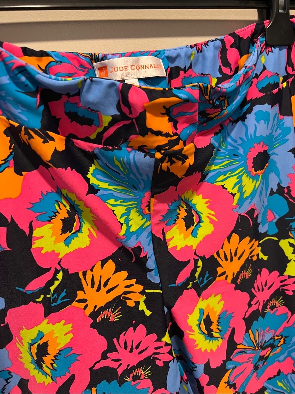 Jude Connally Neon Floral Capri Leggings in Blue, Pink, Yellow, Orange - Picture 6 of 7